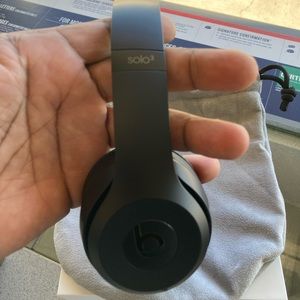 Beats Solo3 Headphones Wireless